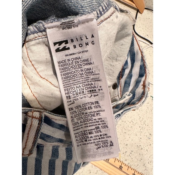 Billabong How Bout That Striped Denim Shorts Size 28 - Picture 7 of 7